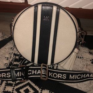 Michael Kors canteen crossbody